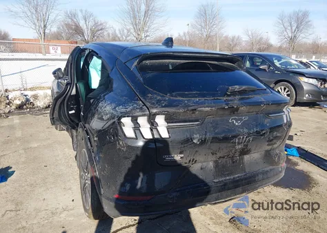 2024 Ford Mustang Mach-E Premium z USA, uszkodzony, nr VIN 3FMTK3SU3RMA53712